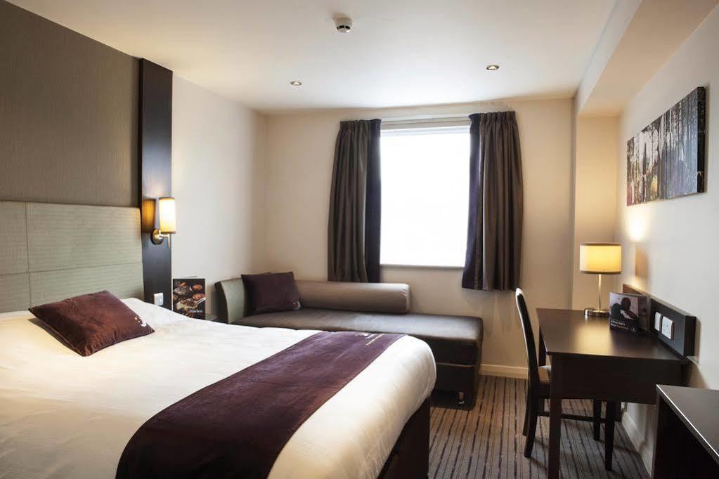 Premier Inn London Croydon West - Purley A23 Esterno foto