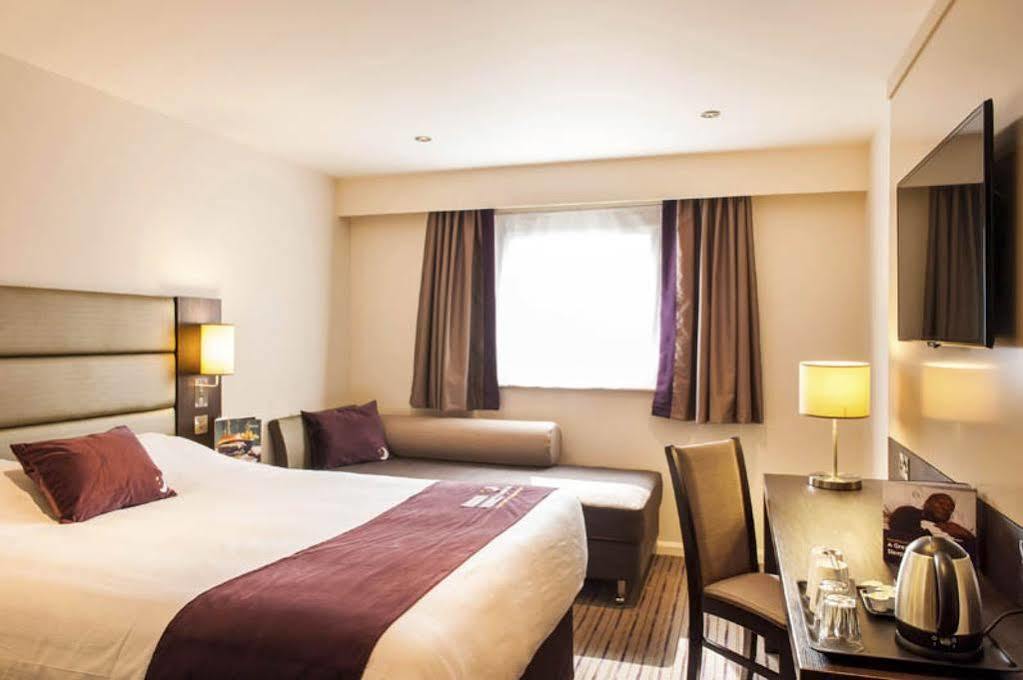 Premier Inn London Croydon West - Purley A23 Esterno foto